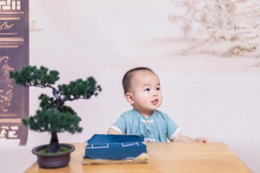 莆田宝宝摔到头第五天吐了 莆田宝宝摔到头第五天吐了